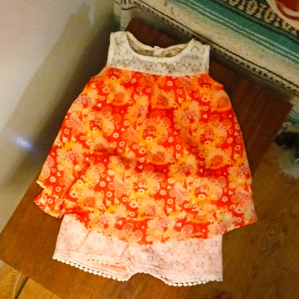 EUC Girl's 2 Piece Short Set